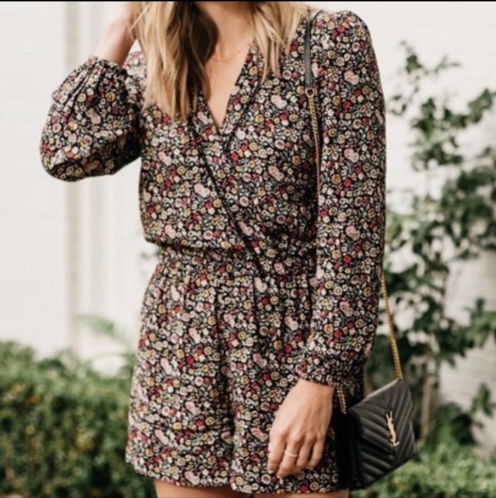 Loft Floral Long Sleeve Romper V Neck‎ Size XS